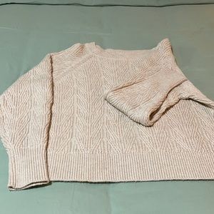 Crewneck knitted sweater